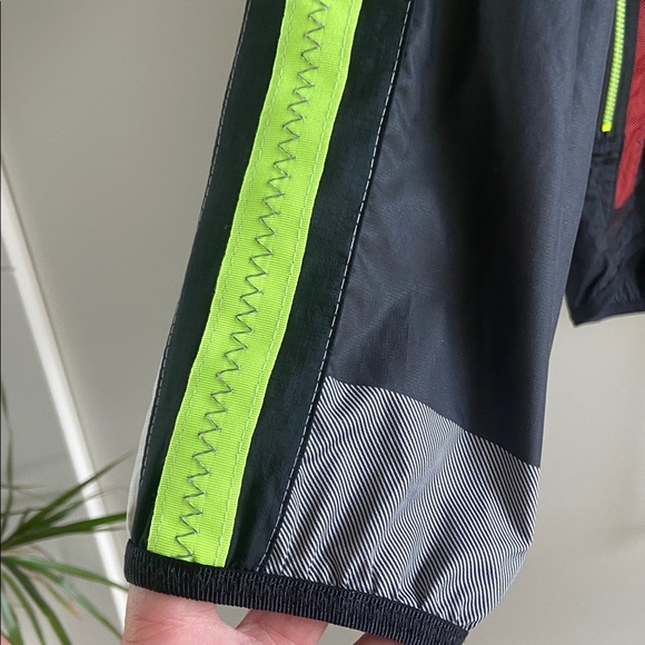 Nike Running Run Wild Pack Windrunner Jacket - Picture 11 of 16